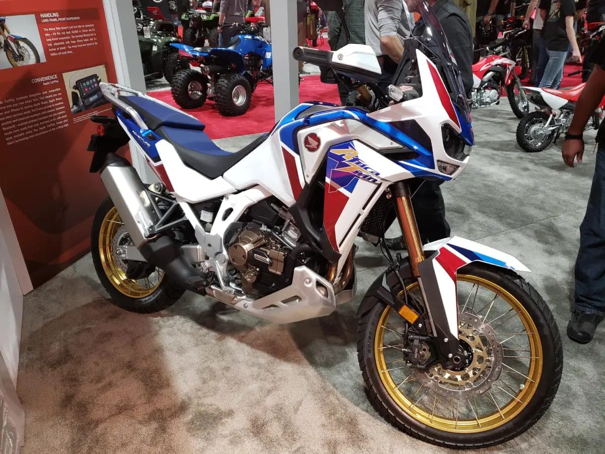 Honda CRF1100L Africa Twin photo 2