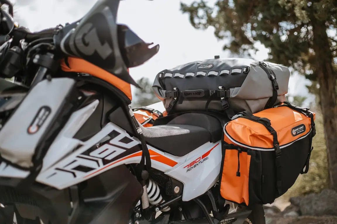 KTM 890 Adventure photo 3