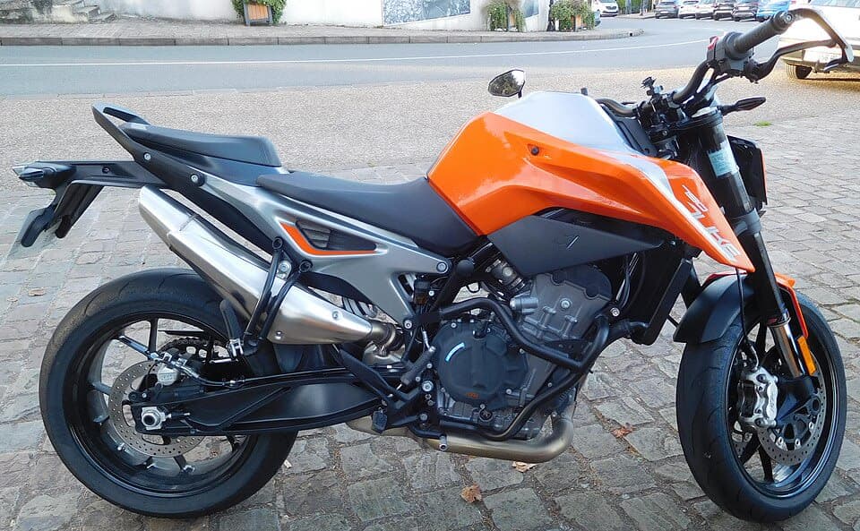 KTM 890 Adventure photo 4